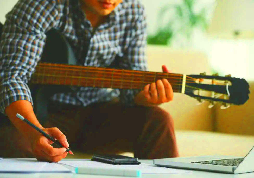 A Guide to Becoming a Freelance Songwriter